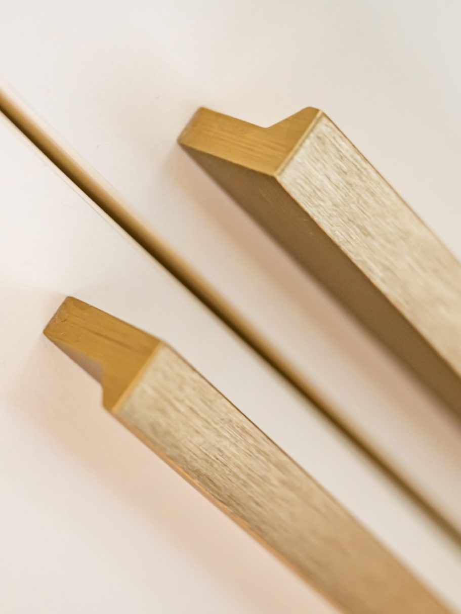 Poignées de placard en laiton brossé